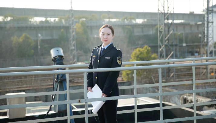 環(huán)?！八α俊?| 2022年度武漢市“美巾幗奮斗者”暨“新時(shí)代巾幗英雄”—姚曦