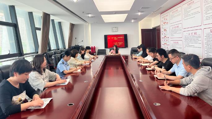 弘揚“五四”精神 共創(chuàng  )和諧社會(huì ) 市生態(tài)環(huán)境局召開(kāi)青年干部座談會(huì )