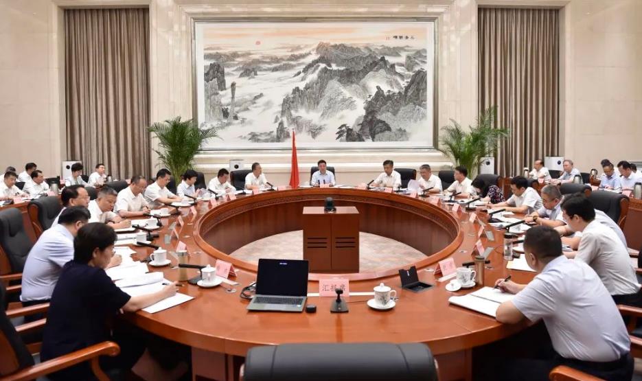 省推進(jìn)政府職能轉變和數字政府建設領(lǐng)導小組第一次會(huì )議召開(kāi)